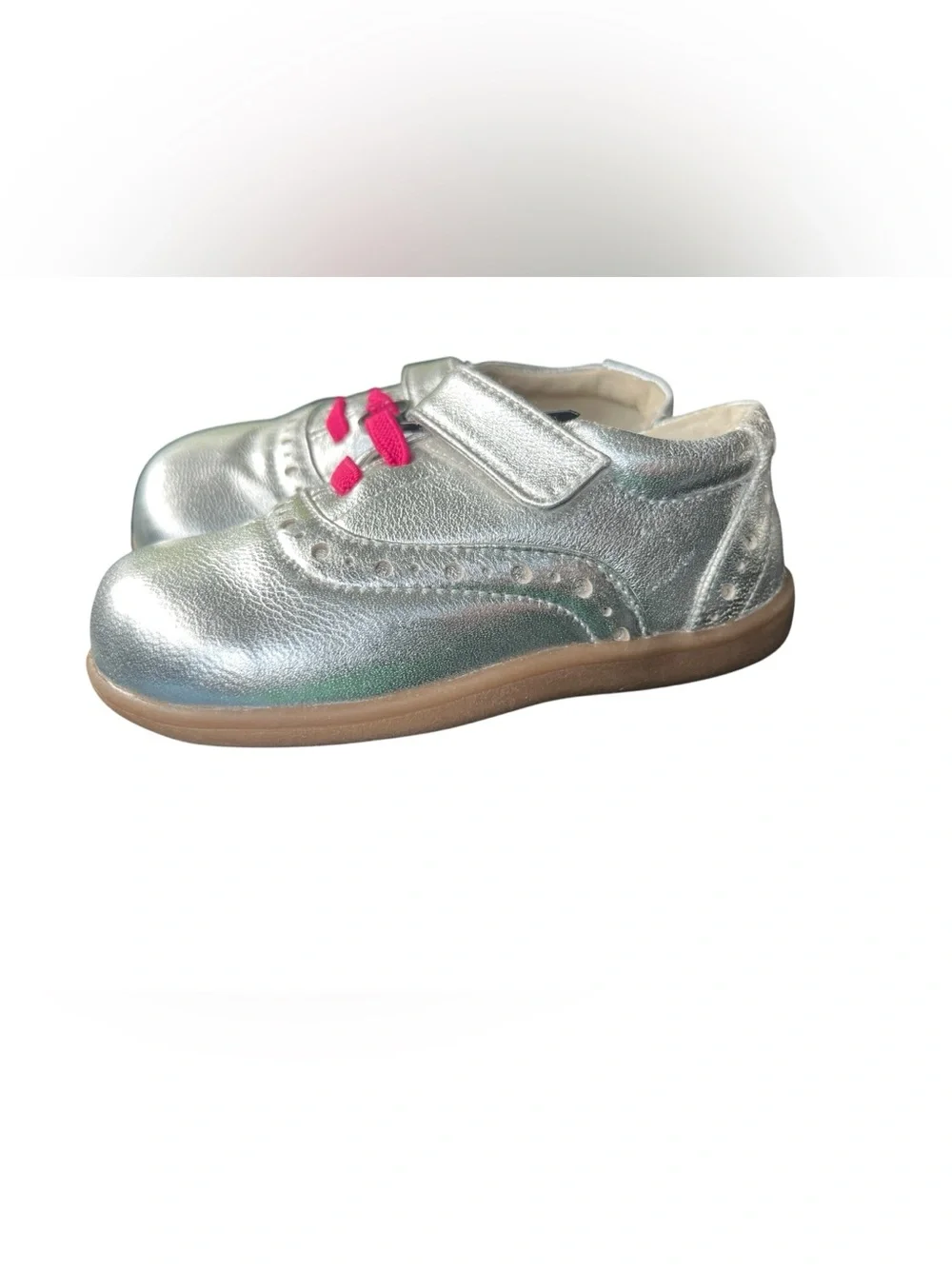 NWOT See Kai Run Silver Toddler Leather Mary Jane Shoes with Pink Accents Sz 7